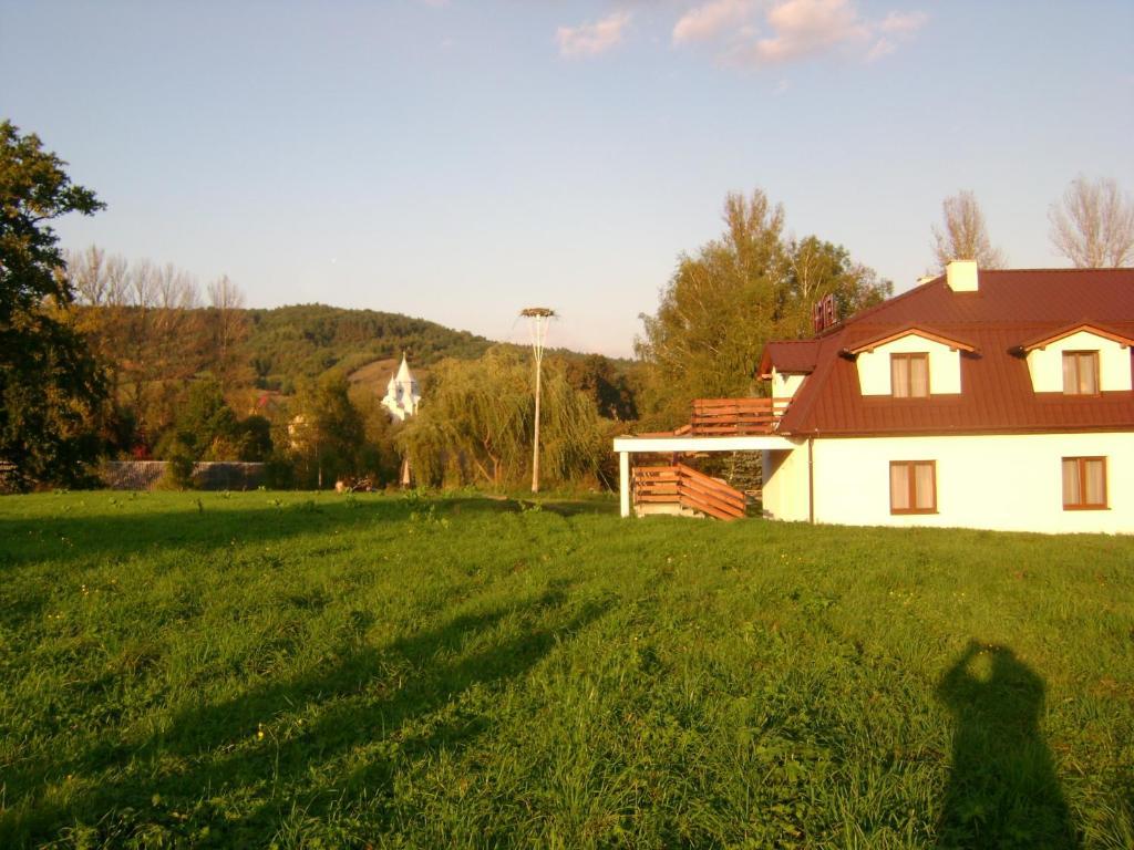 Dwór Wapowce Pokoje Gościnne Zewnętrze zdjęcie